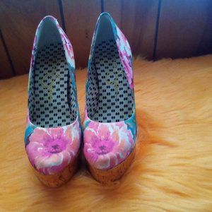 Jessica Simpson heels